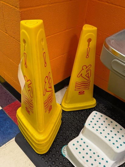 (4) Wet Floor Safety Cones, Stool