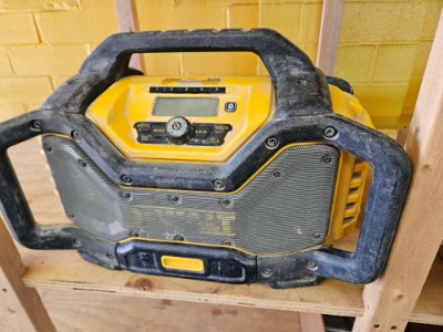 DeWalt radio