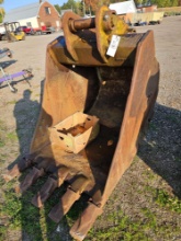 Large 36in excavator bucket