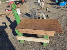 Grooming table