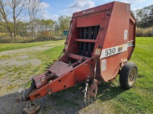 Hesston 530 round baler