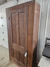 Early wall cabinet/closet