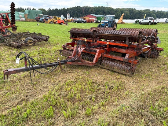 International model 415 25 ft cultimulcher