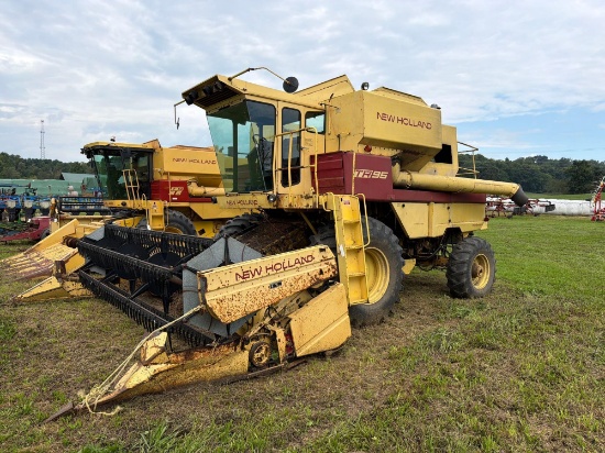 New Holland TR95 Combine