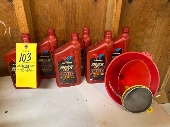 Valvoline Max Life 10W-30 (6 Full), Funnels