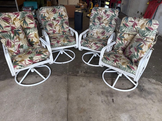 (4) Outdoor Patio Chairs- Rock and Swivel