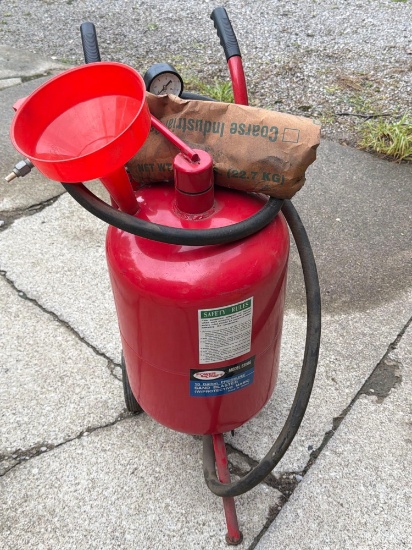 10 Gallon Pressure Sand Blaster