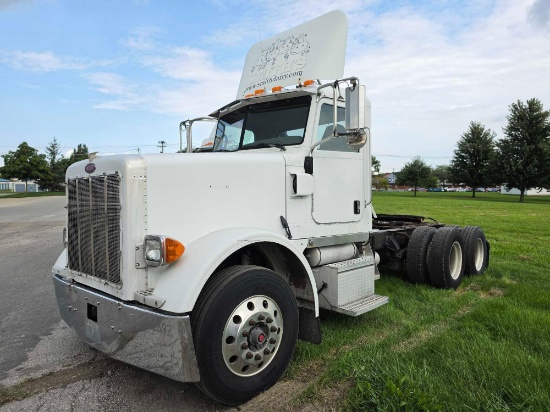 2006 Peterbilt 378 Shows 736,210 Miles with Manual Transmission
