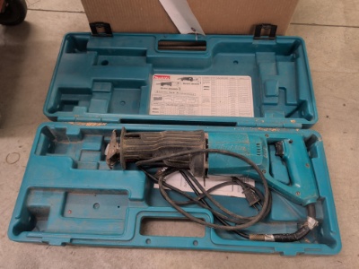 Makita JR3020 Reciprocating Saw in case