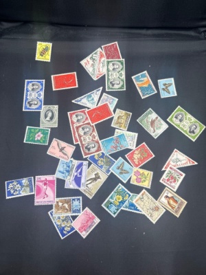 Assorted world stamps