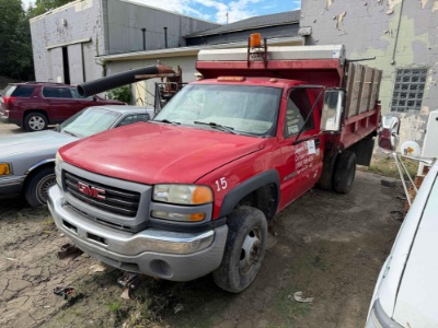 2006 GMC Sierra Dump Truck with plow - Detroit Michigan