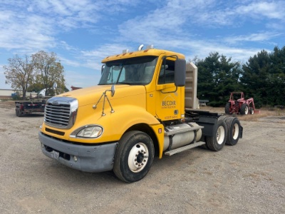 2007 Freightliner day cab semi with wet line