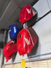 (4) Honda and Yamaha Motorcycle Gas Tanks