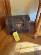 Miniature Trunk