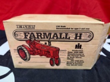 ERTL Farmall H 1/16 scale die cast tractor