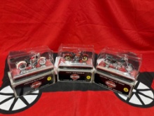 (3) Harley-Davidson 1/18 scale die cast motorcycles