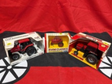 (3) ERTL Case international and Farmall tractors