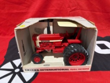 ERTL special edition international Hydro 100 1/16 scale die cast tractor