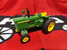 ERTL John Deere 4010 1/16 scale die cast WF tractor