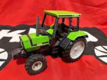 Duetz-allis 6240 1/16 scale die cast tractor