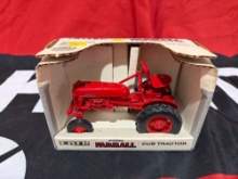 ERTL Farmall Cub 1/16 scale die cast tractor