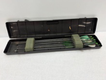 (6) Gold Tip Carbon Fiber Arrows with Case