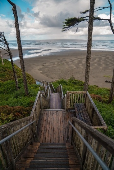 Steps from a Pacific Ocean Beach in the Evergreen State!