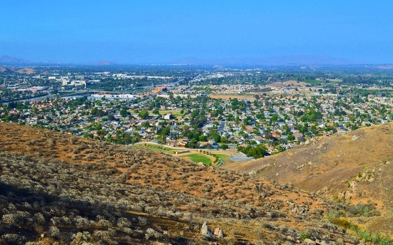 Scenic Property Between LA and Palm Springs, CA!