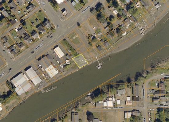 Riverfront Property in Aberdeen, Washington!