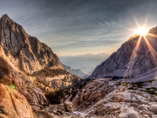 Wake Up to Beautiful Views in Inyo County, California!