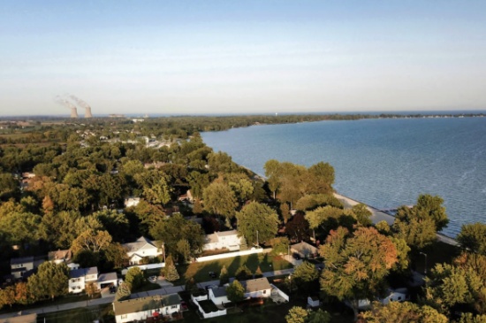 Soak Up the Views of Great Lake Erie From Your Home in Michigan!