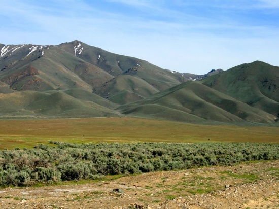 Experience the Beauty of Nevada: 10 Acres in Lander County!