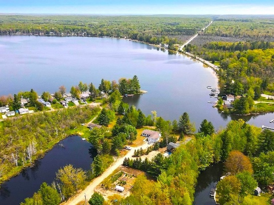 Michigan Lot Near Manistee Lake!