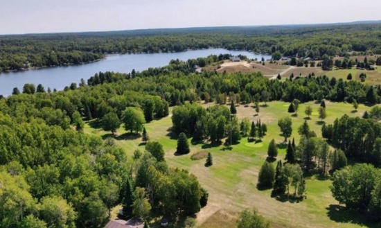 Cul-de-Sac Lot Near Golf & Lake in this Michigan Community!