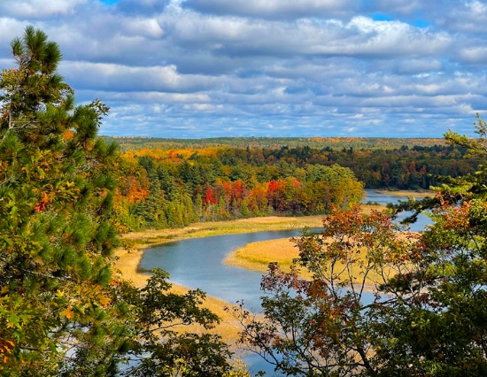 Live the Good Life in Lakewood Shores, Michigan!