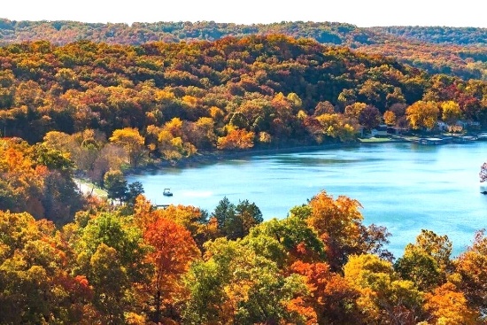 Your Own Camping Lot in Missouri's Twin Oaks Harbor!