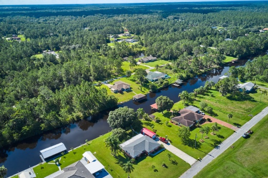 Your Property, Your Vision in This Desirable Florida Community!