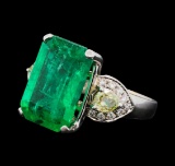 9.40 ctw Emerald and Diamond Ring - 18KT White Gold