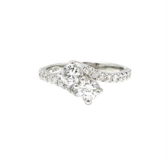 0.89 ctw Diamond Ring - 14KT White Gold