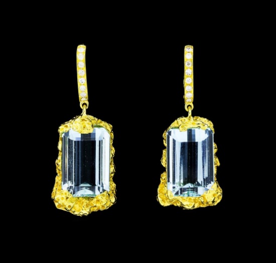 18.00 ctw Aquamarine And Diamond Earrings - 18KT Yellow Gold