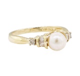 0.20 ctw Diamond and Pearl Ring - 14KT Yellow Gold