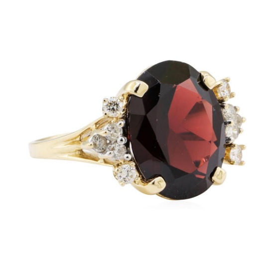 10.20 ctw Garnet and Diamond Ring - 14KT Yellow Gold