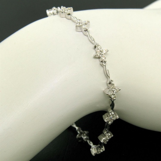 18K White Gold 1.65 ctw Diamond Flower Cluster Twisted Wire Link Tennis Bracelet