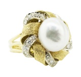 0.88 ctw Diamond Ring - 18KT Yellow And White Gold