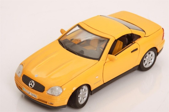 1/18 Scale MBZ 230SLK by Maisto