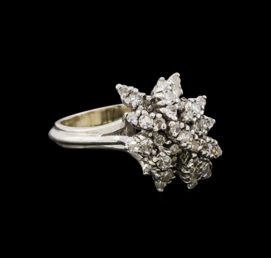 14KT White Gold 0.95 ctw Diamond Ring