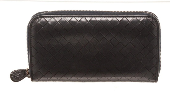 Bottega Veneta Black Leather Zippy Wallet