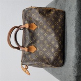 Double Sided Flap Shoulder Bag, Saumur 25, Louis Vuitton (Lot 182 -  Important Winter AuctionDec 1, 2018, 10:00am)