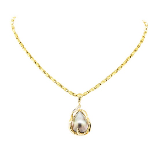 0.04 ctw Diamond and Pearl Pendant & Chain - 14KT Yellow Gold