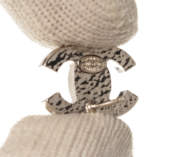 Chanel Pearl SHW CC Earrings